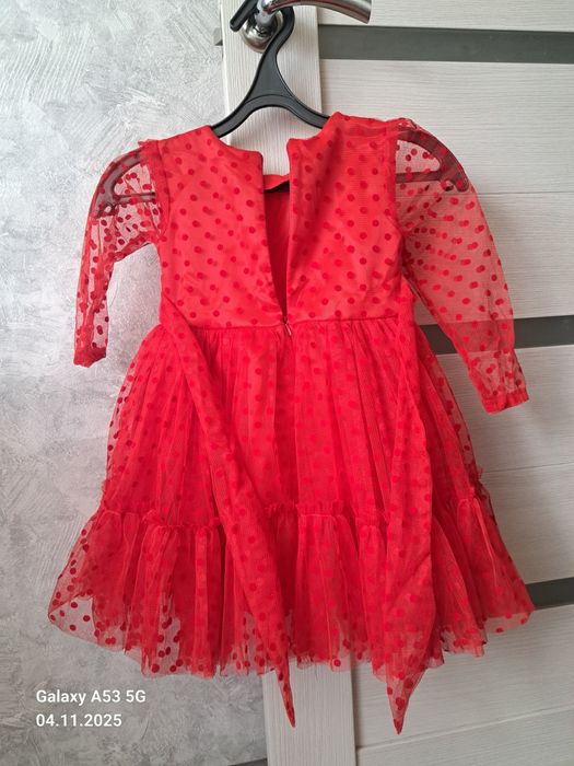 Продам платья девочковые