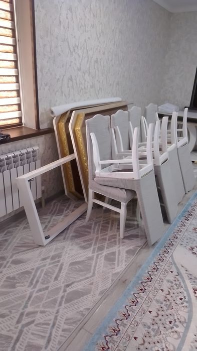 Продам гостиный стол