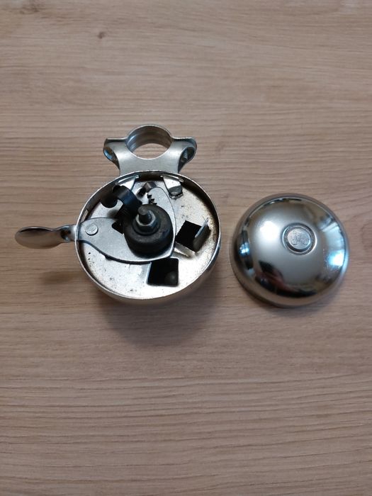 Стар хромиран звънец за колело