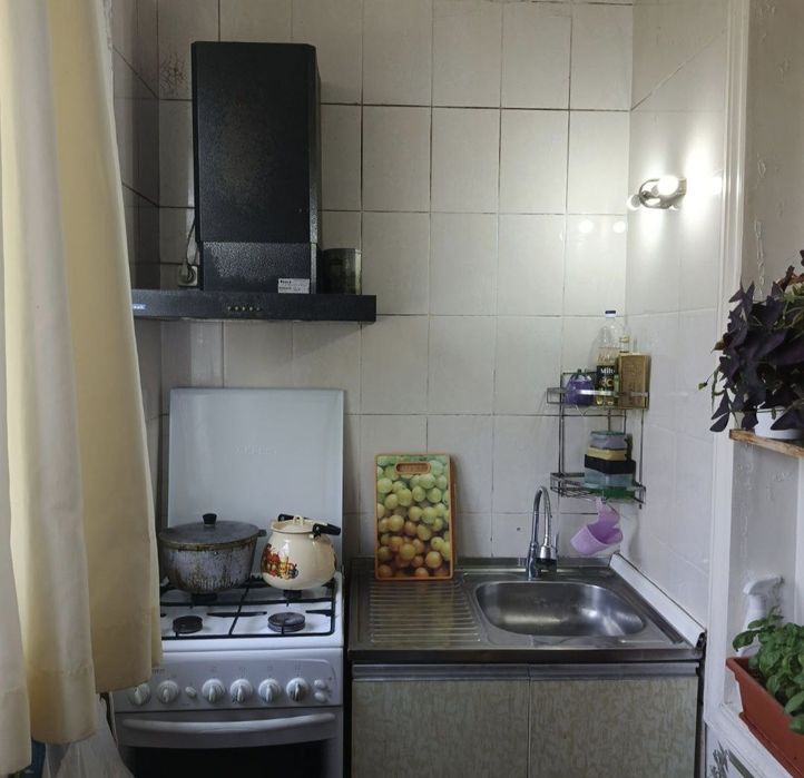 Продаётся  квартира Юнусабад