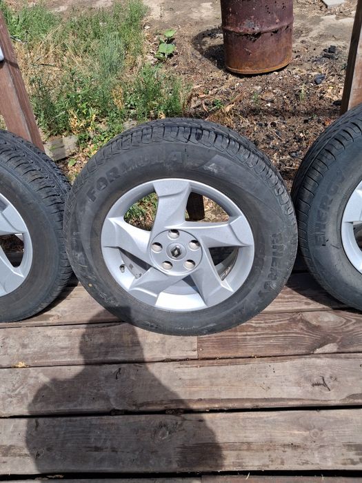 Продам четыре колеса для Рено Дастер