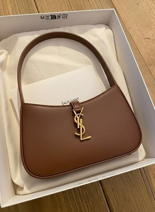 Saint Laurent sumkasi yangi