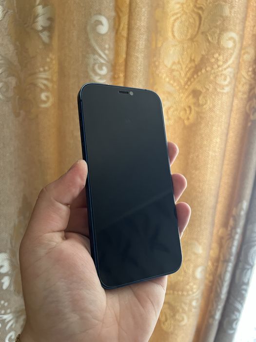 Iphone 12 blue .