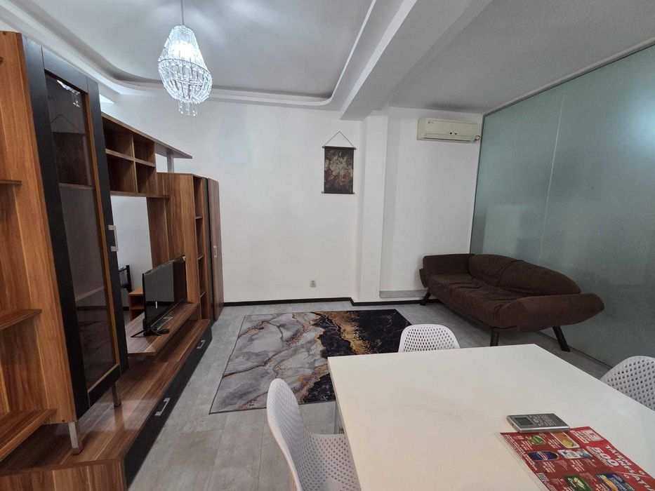 Particular, inchiriez studiou foarte spatios Dristor-metrou