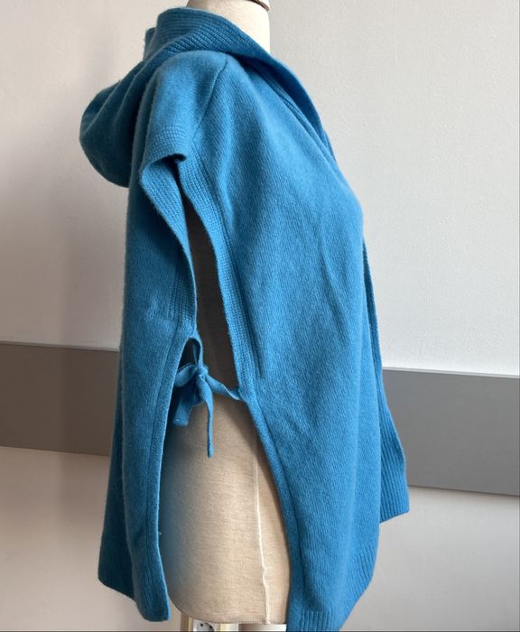 Benetton меко и хубава пуловерче/пончо Benetton