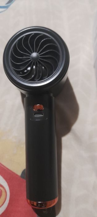 Малък вентилатор с юесби