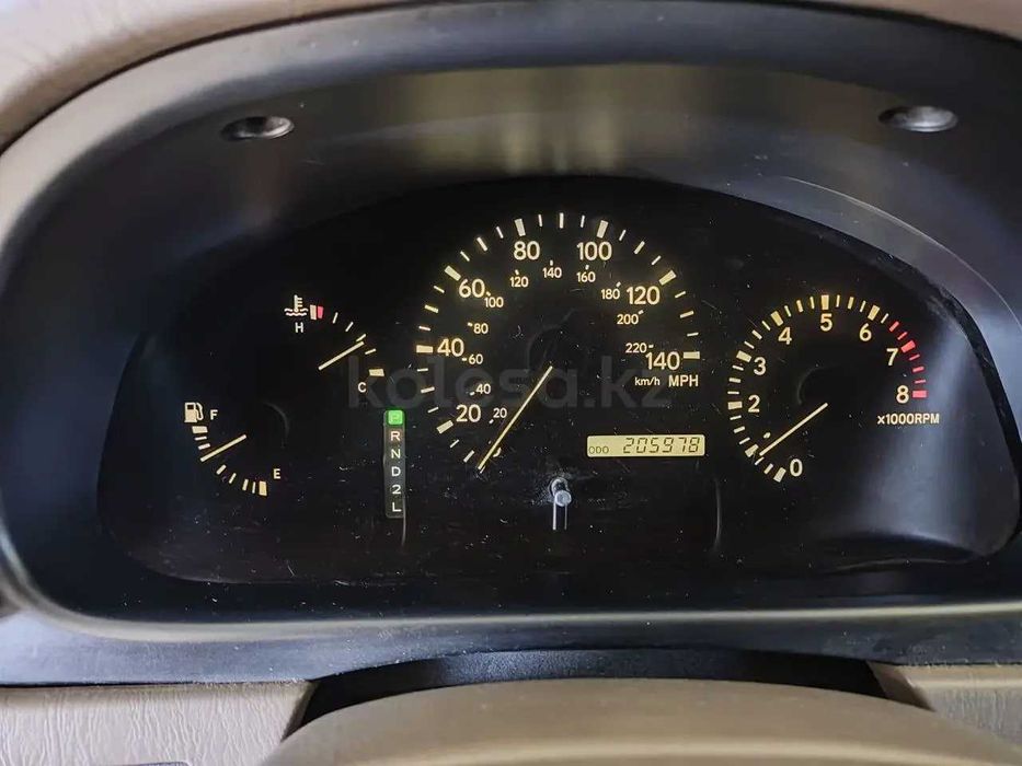 Автомобиль Lexus RX 300