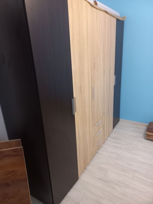 Пет крилен кардероб с натстройка