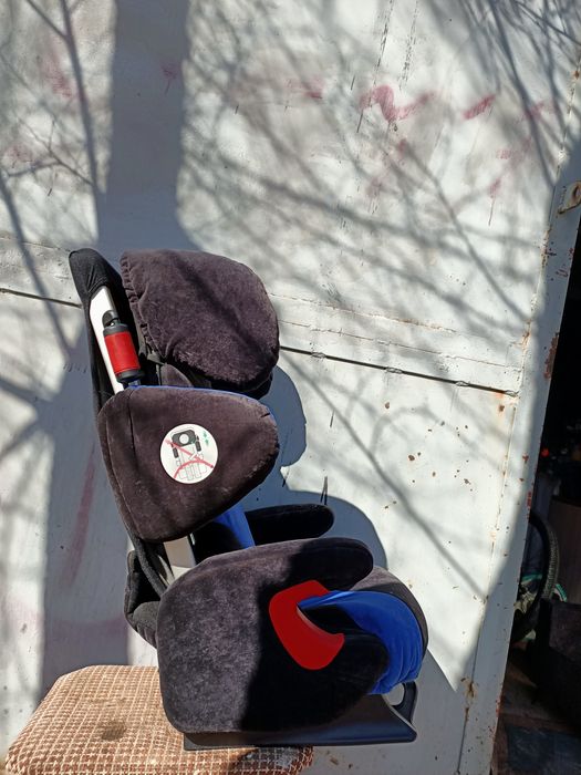 Автокресло продам