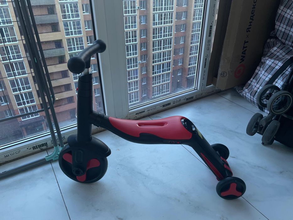 Продаю беговел 3 в 1