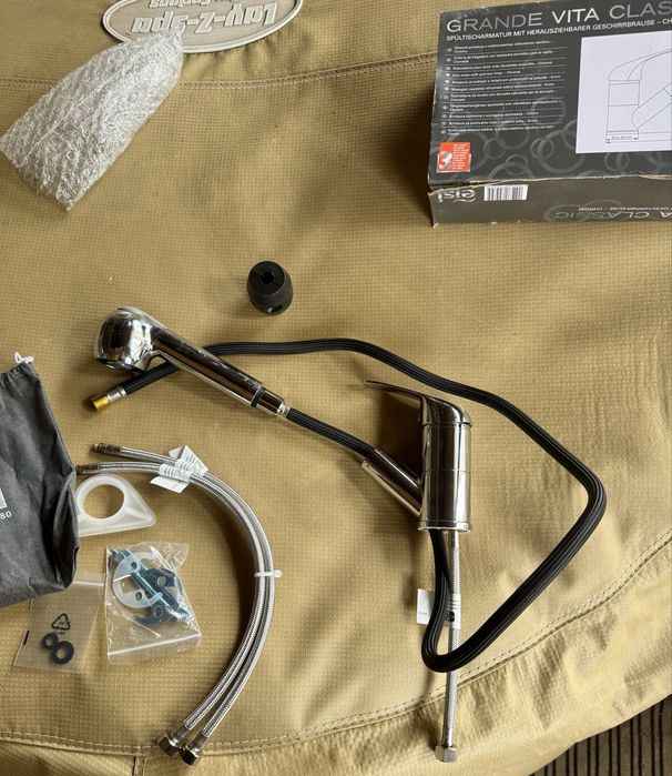 Baterie de chiuvetă Grande Vita Classic cu duș extractibil