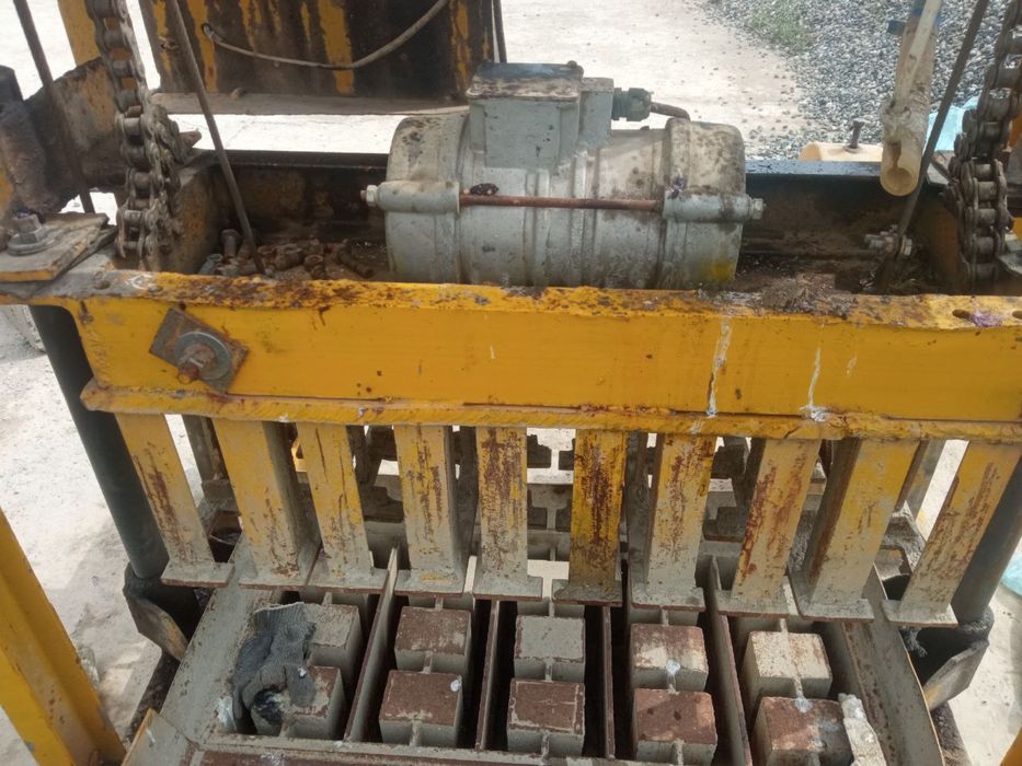 Аппарат для производства бетонных блоков