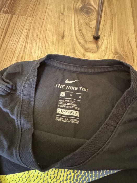 Tricou Nike.