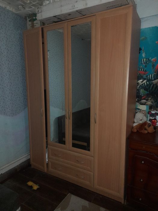 Шкаф четырёхстворчатый