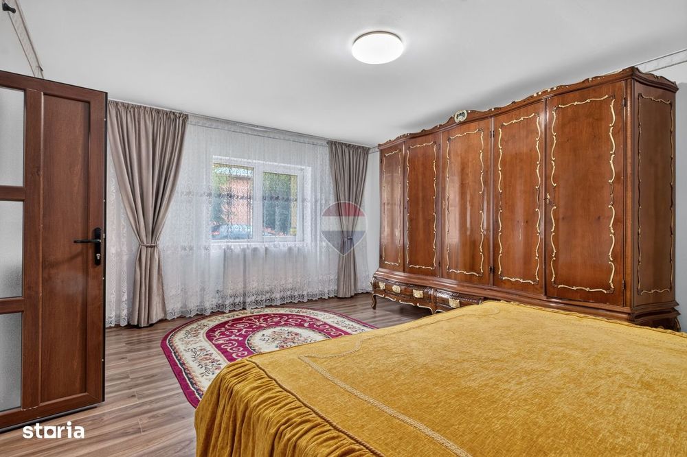 Casă complet renovată în zona ultracentrală | Pecica