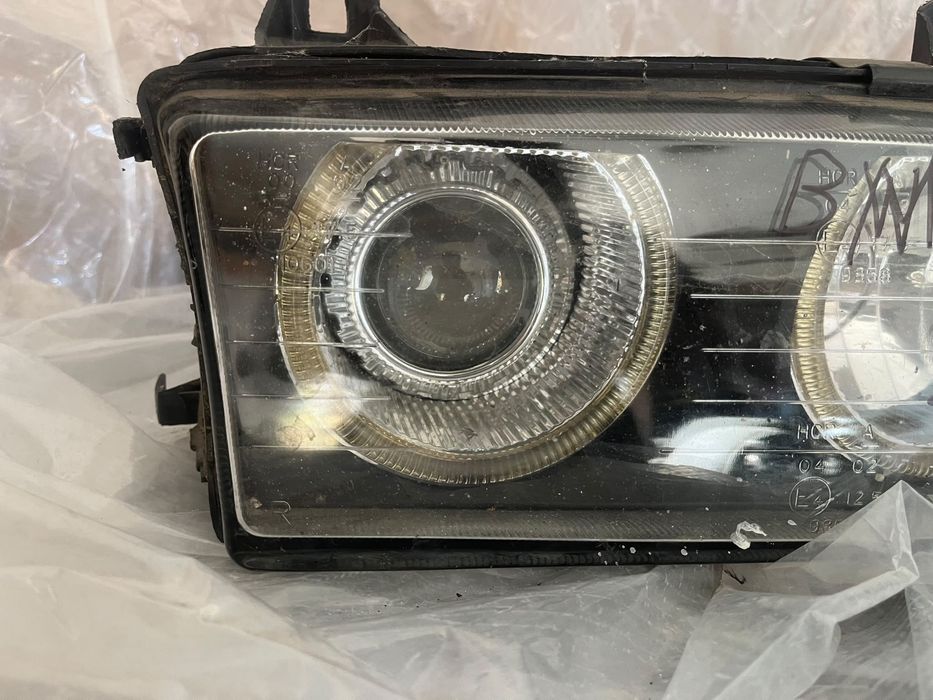Vand pereche faruri e 36 angel eyes