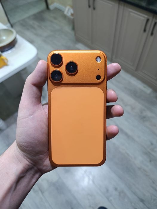 Iphone 17 pro оранжевый