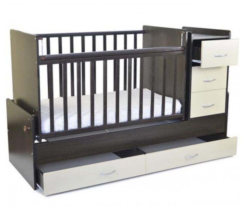 Кровать трансформер со съемной люлькой.