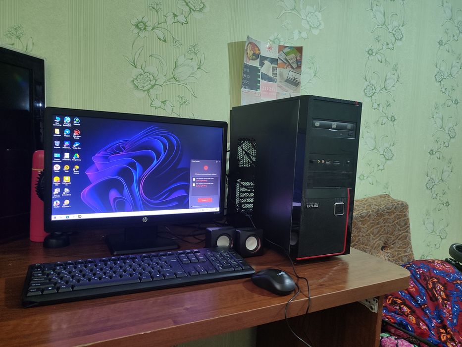 Игровой комп 16/500гб с компьютерным столом, полный комплект, отличный