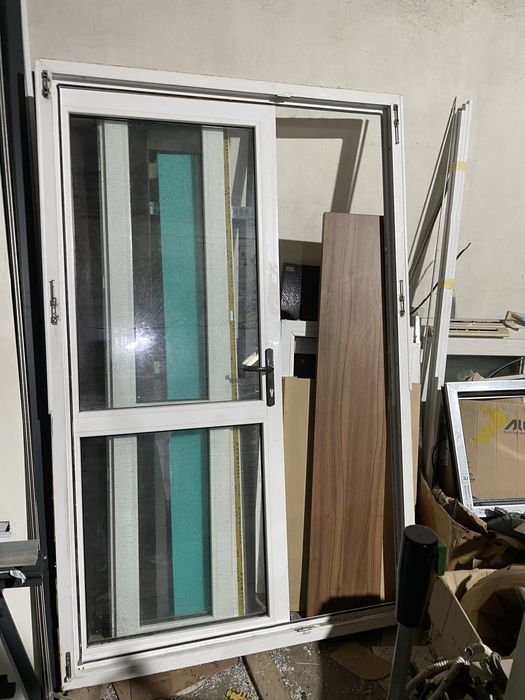 Ușa si geamuri termopane