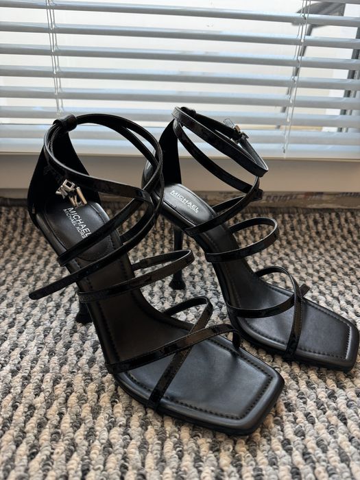 Обувки на ток Michael Kors