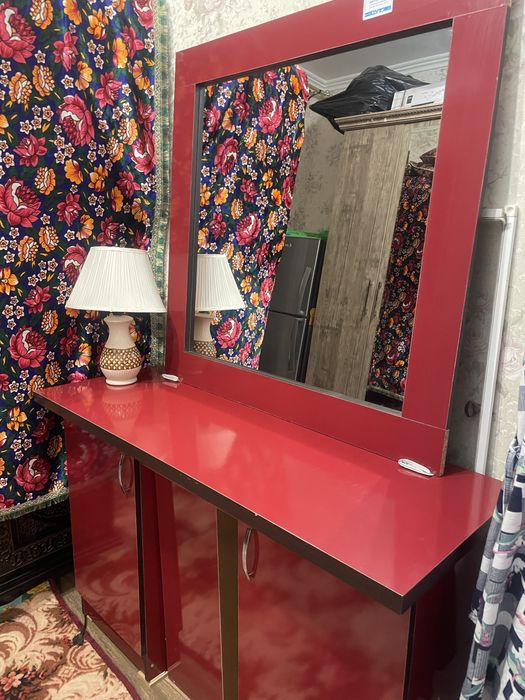 Янги трюмо сотилади