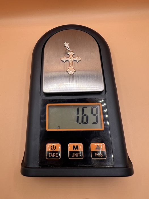 Продам золотой крестик.