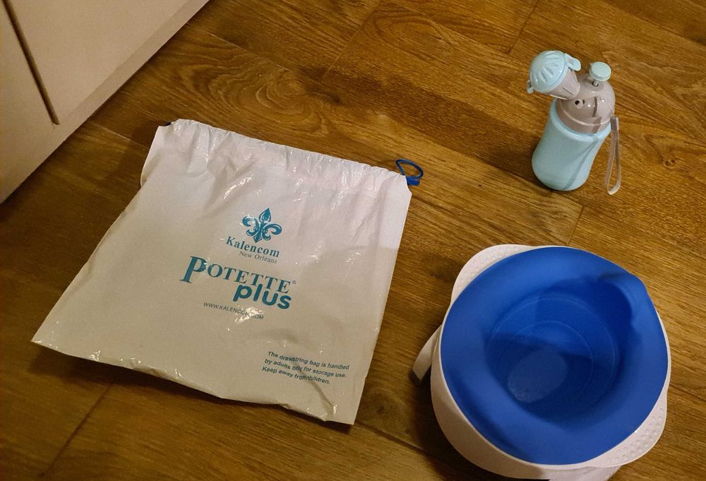 Olița portabilă Potette Plus 2 in 1 + liner din silicon reutilizabil