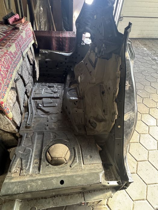 Продаю заднее крыло на BMW-X6 E71