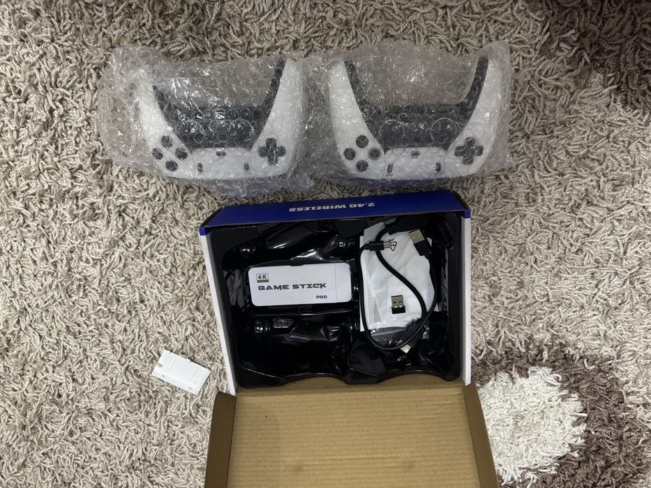 Продам игровую приставку