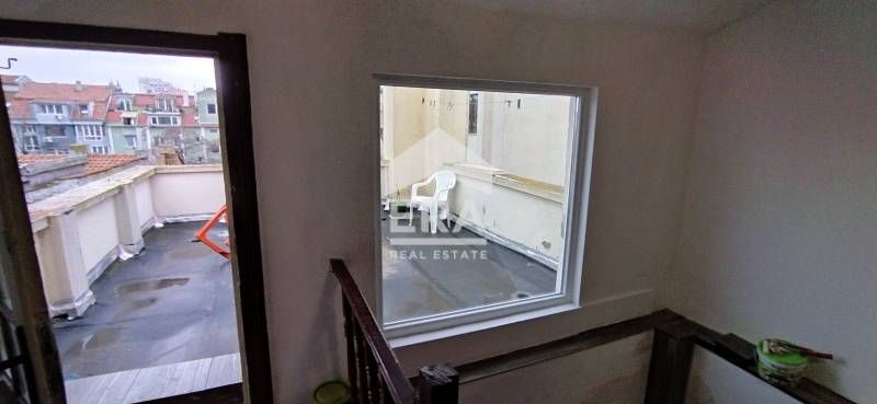 Дава се под наем Етаж от къща в Варна, Център - 80 кв.м за 318.75 € - Снимка #2