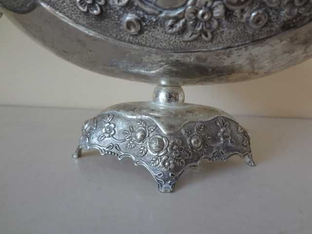 Голяма разкошна сребриста купа