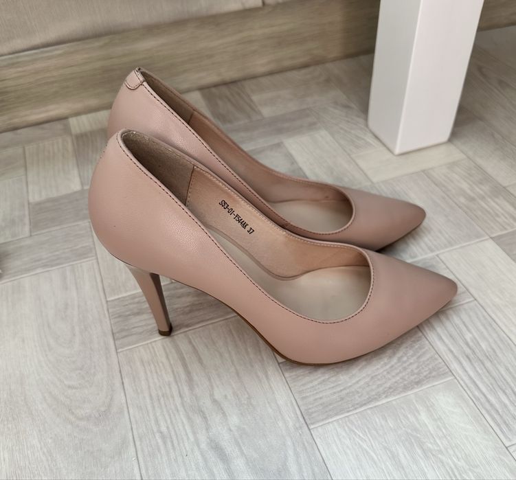 Туфли лодочки.