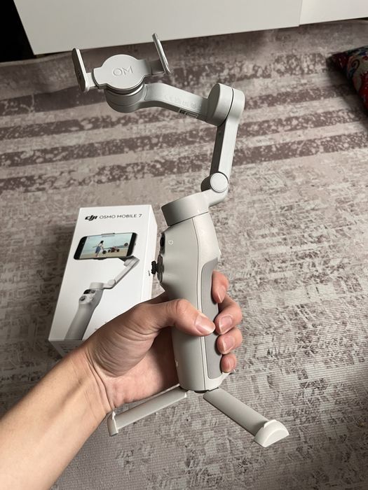 Стабилизатор DJI Osmo Mobile 7