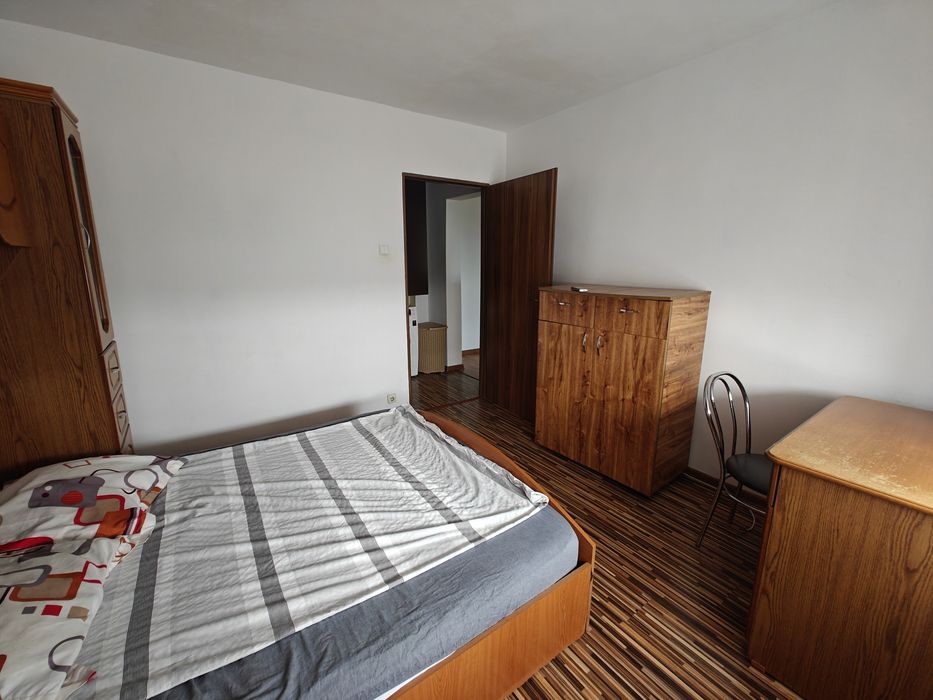 Închiriez apartament