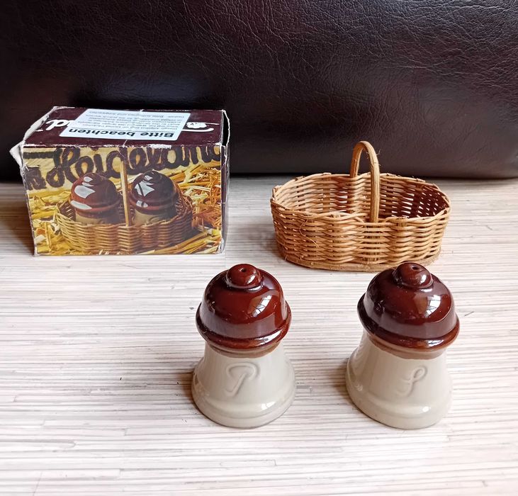 Нови керамични тави,солнички, каничка и захарница