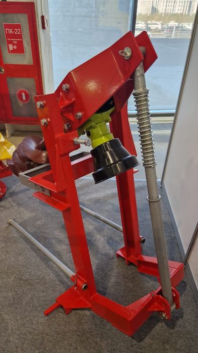 Ямобур тракторный, Буроям. Польша