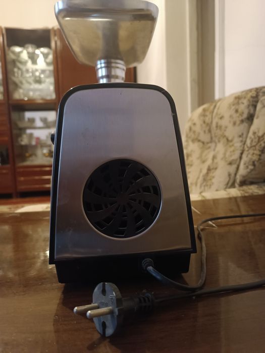 Электромясорубка