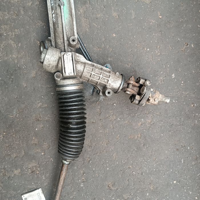 Рулевая рейка на Ford Transit