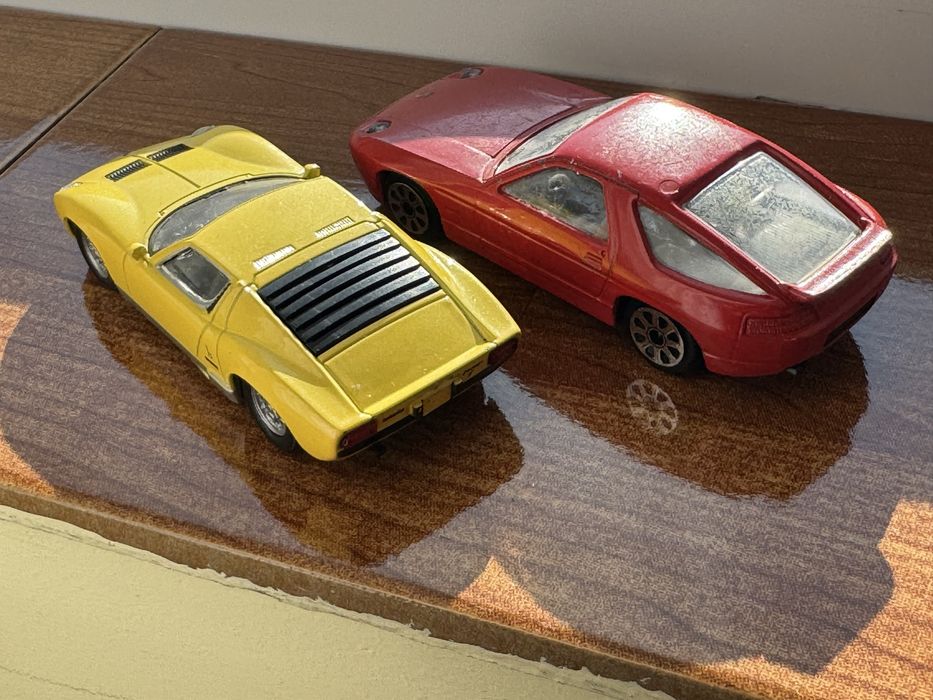 Machete auto metalice Burago 1/43