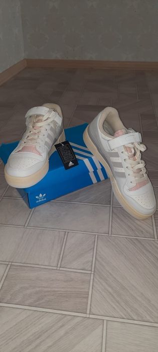 Кроссовки найк адидас