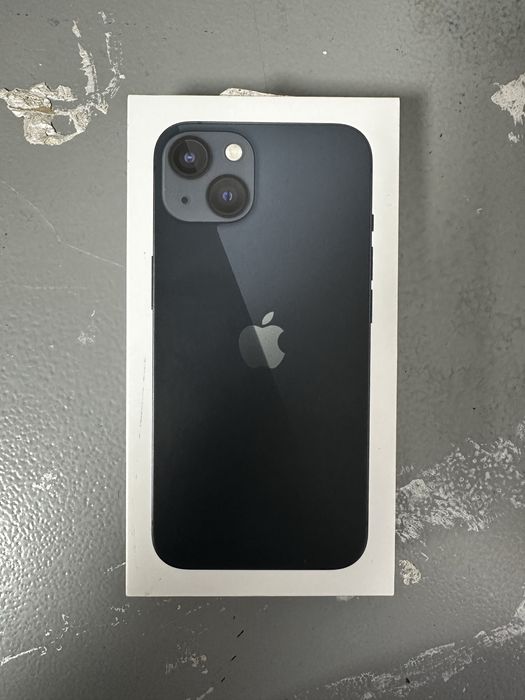 Айфон 13 в хорошем состоянии