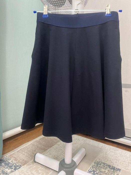 Школьные юбки в чёрном и синем цвете
