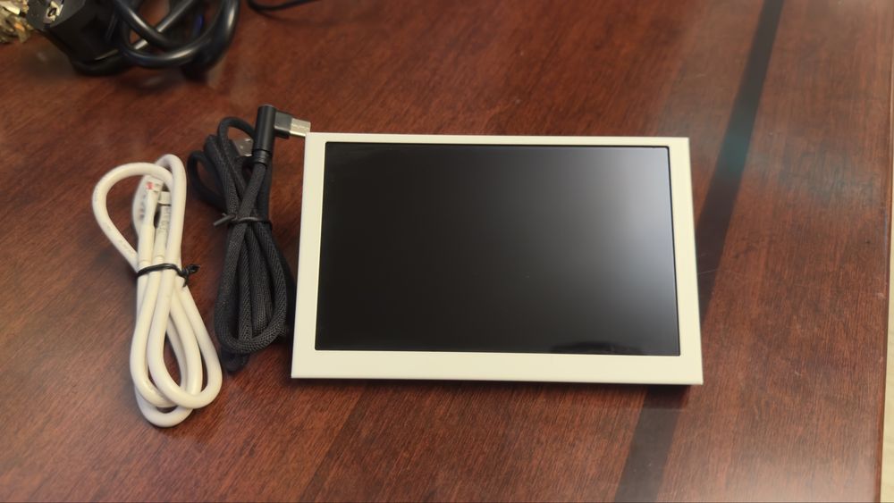 Экранчики в корпус ПК TurzX