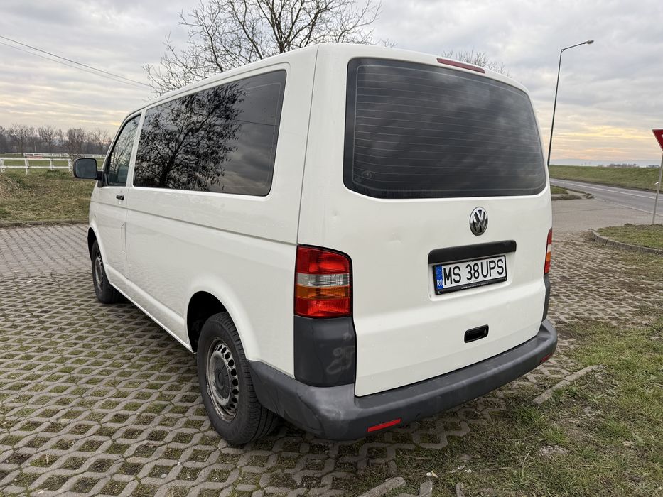 Volkswagen Transporter T5 1.9 TDI 8+1 persoane