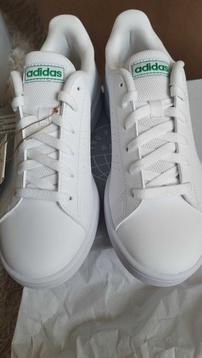 Нови оригинални обувки adidas