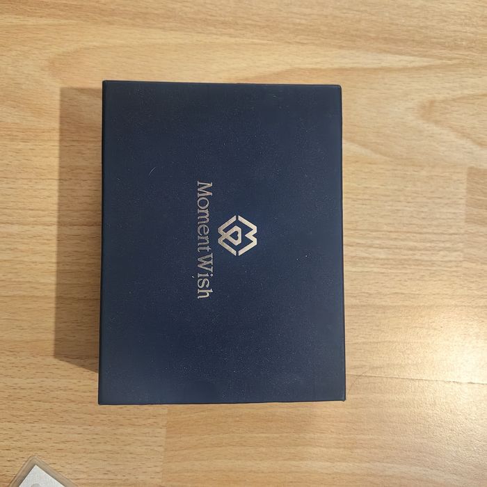 Продавам елегантни обеци MomentWish с висококачествен моисанит, изработени от 925 сребро.