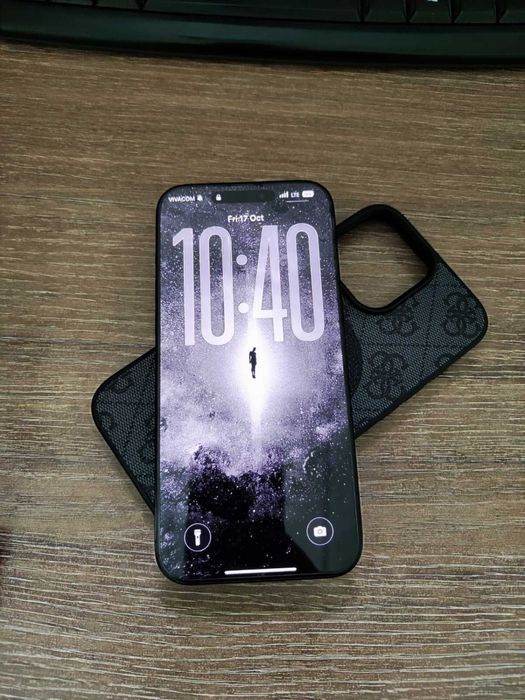 Продавам iphone 16 pro max 256gb black