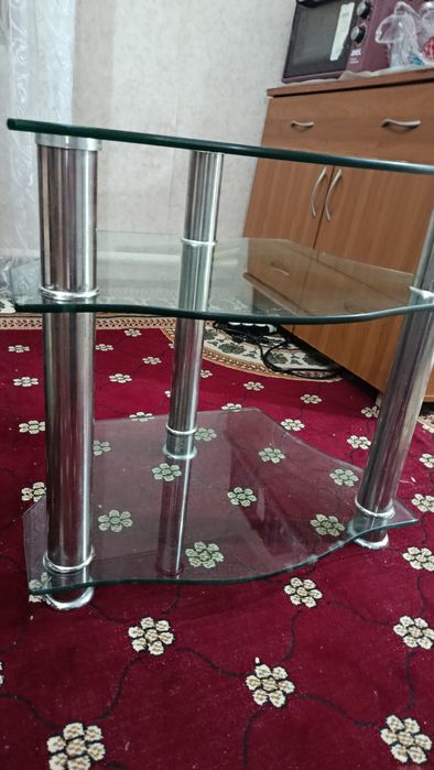 Продается стеклянный подставка