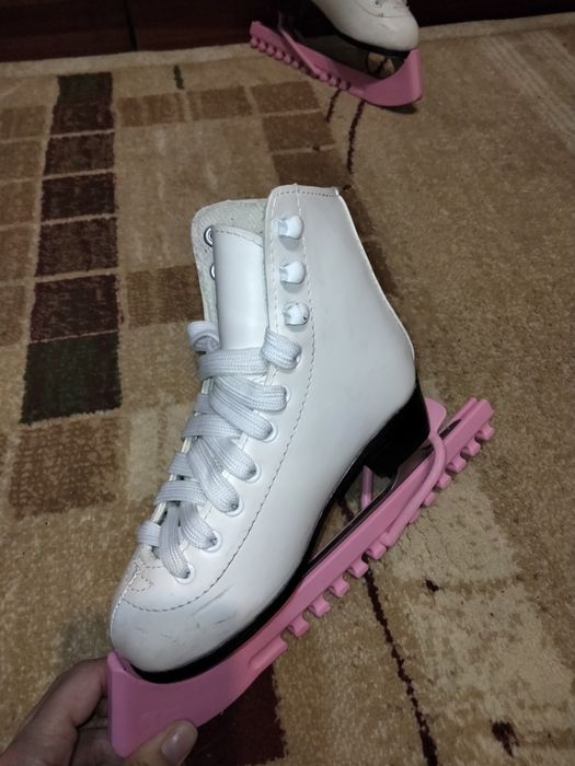 Продам коньки детские